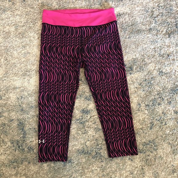 Under Armour Pants - UnderArmour Black and Fuscia Capri Workout Pants